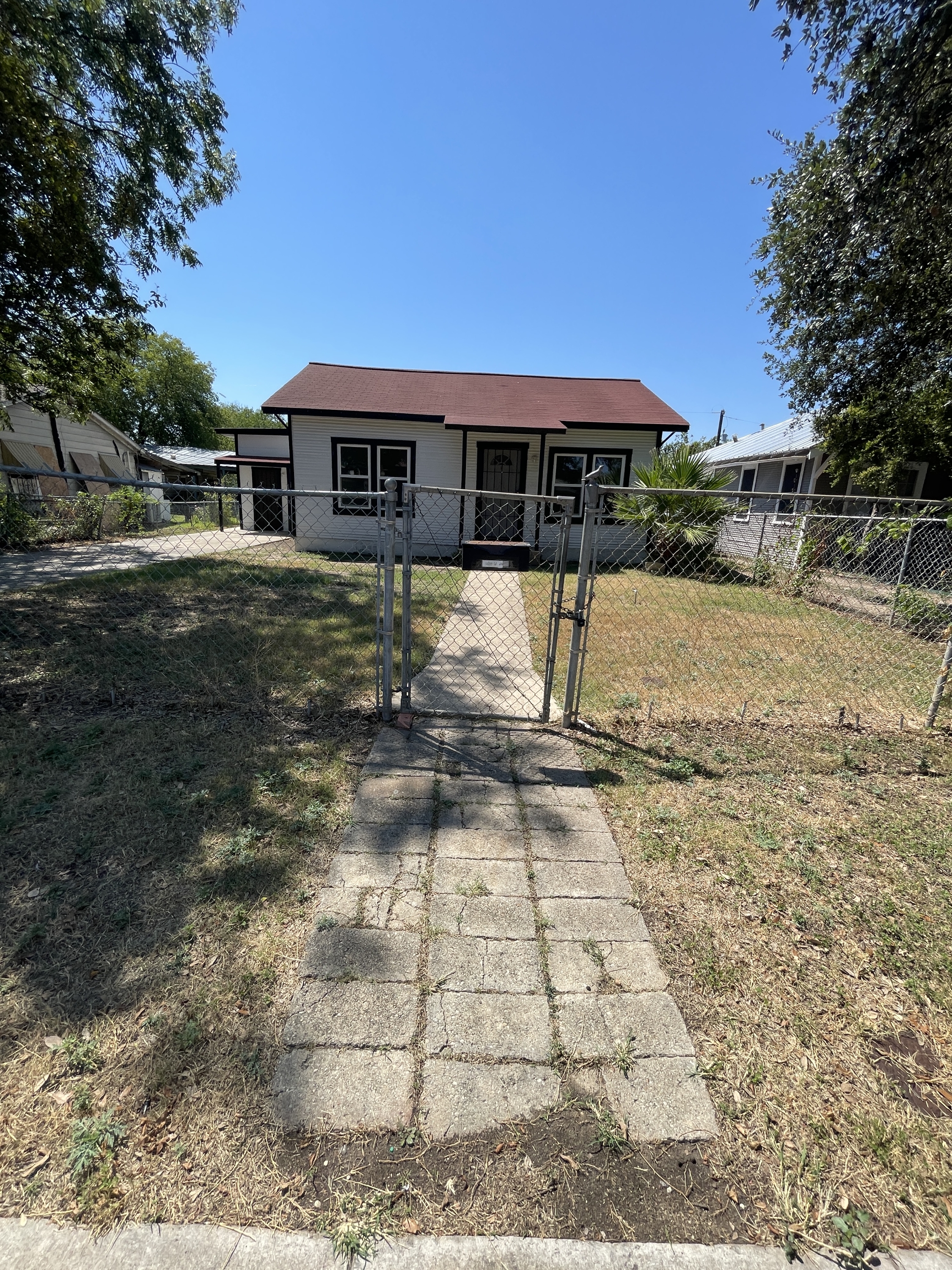 3618 W Travis